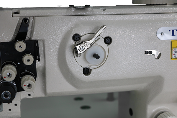 Titan TN-1560, 2 needle walking foot